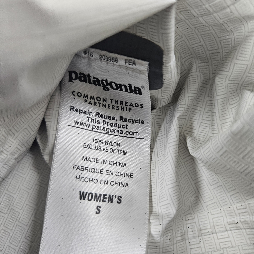 Patagonia Charcoal Hooded Windbreaker-EUC - Picture 5 of 7